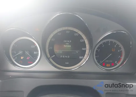 2009 Mercedes-Benz C 300 Luxury 4Matic/Sport 4Matic z USA, uszkodzony, nr VIN WDDGF81X19R084822